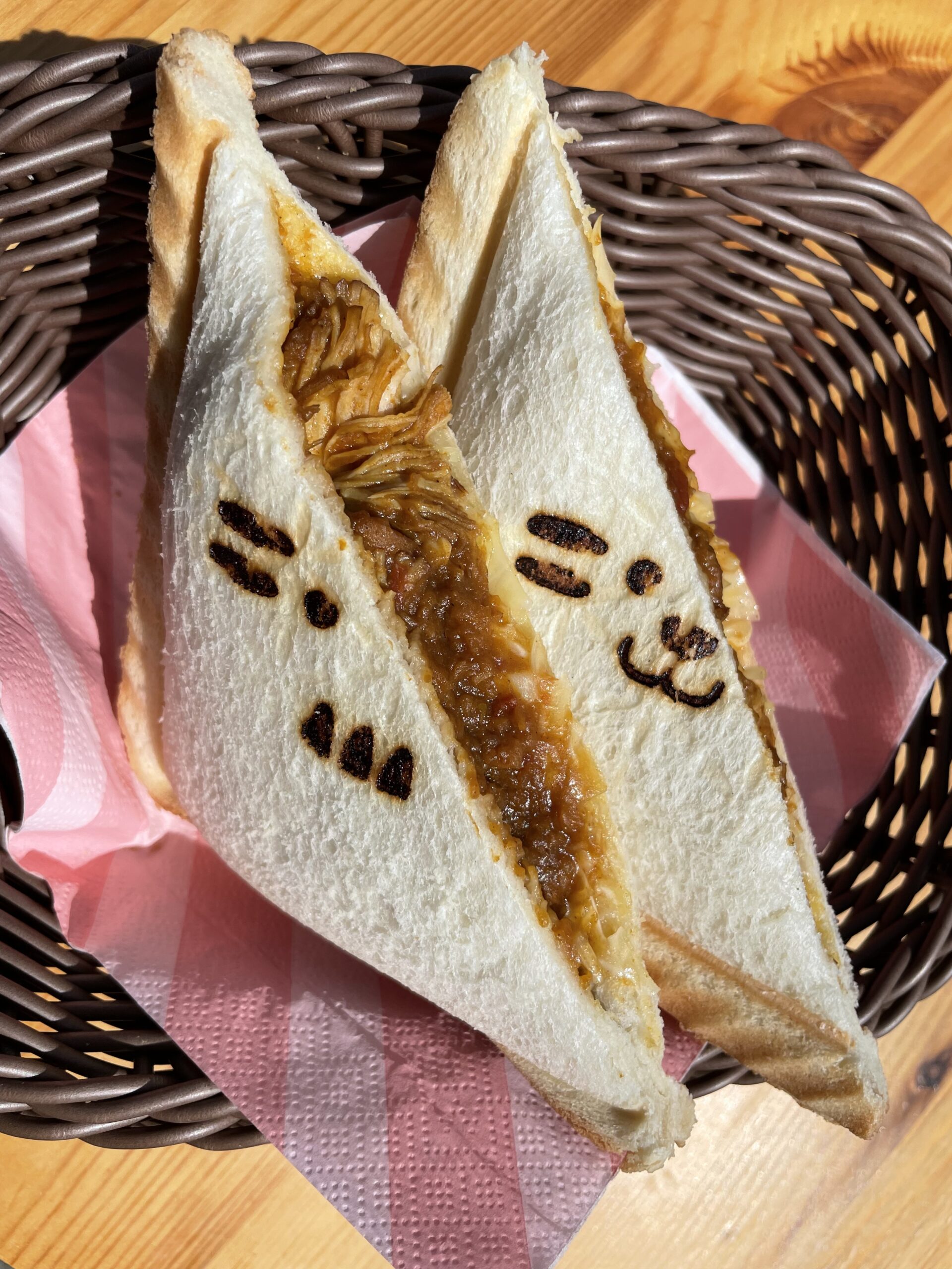 旅するねこねこカリーサンド